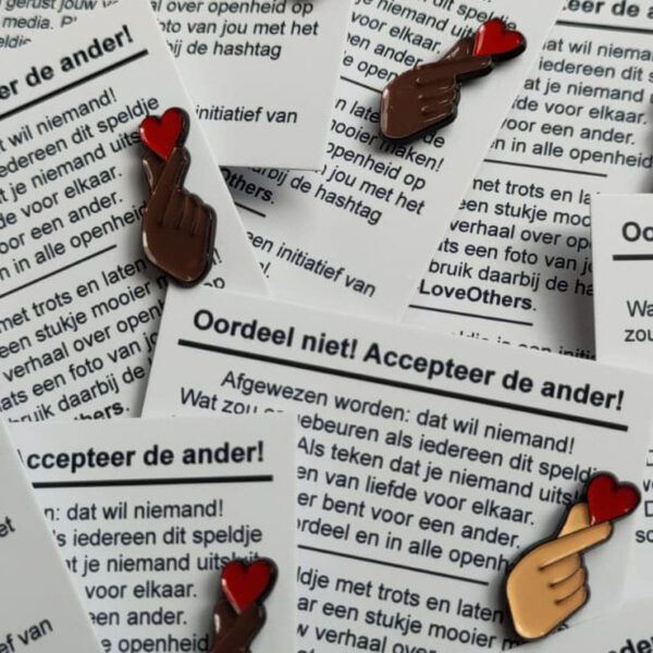 Speldje 'LoveOthers'